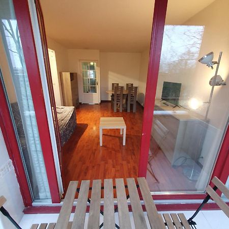 F3 Avec Balcon 5 Min Gare Sqy Et Parking Gratuit Apartment Guyancourt Exterior photo