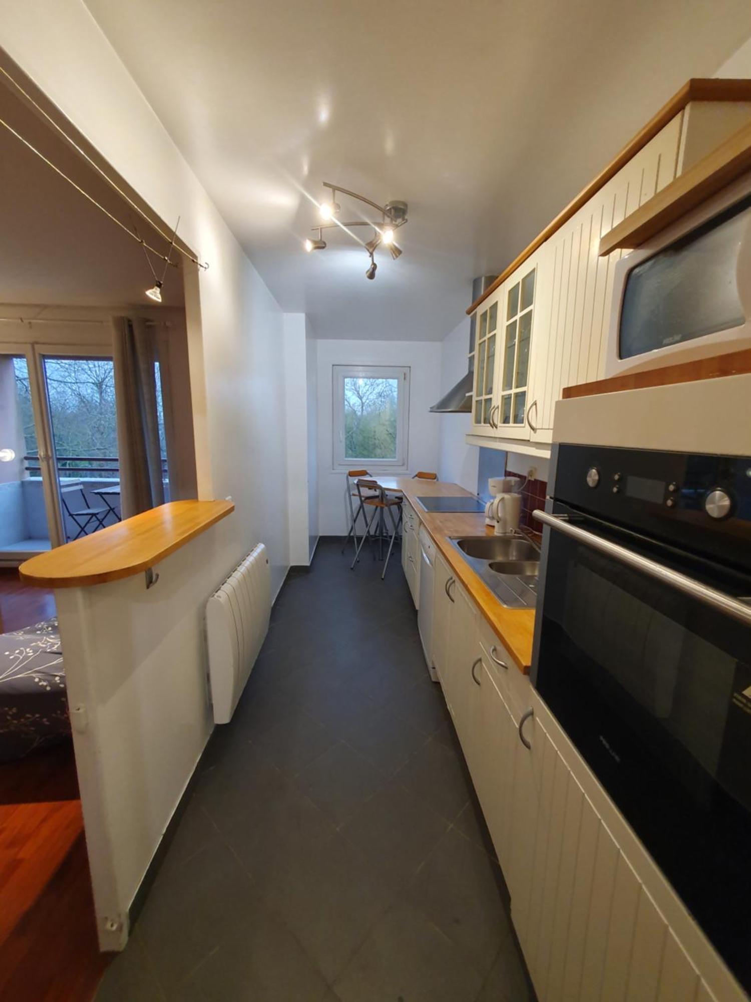 F3 Avec Balcon 5 Min Gare Sqy Et Parking Gratuit Apartment Guyancourt Exterior photo